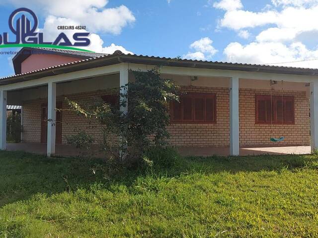 #2243 - CASAS EM CONDOMÍNIO FECHADO para Venda em Viamão - RS