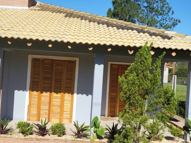#2566 - CASAS EM CONDOMÍNIO FECHADO para Venda em Viamão - RS - 2
