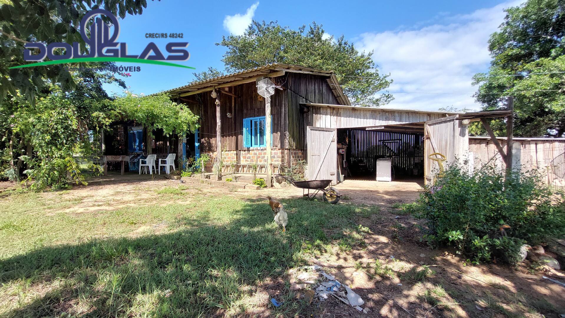 Sítio à venda com 2 quartos, 100m² - Foto 2