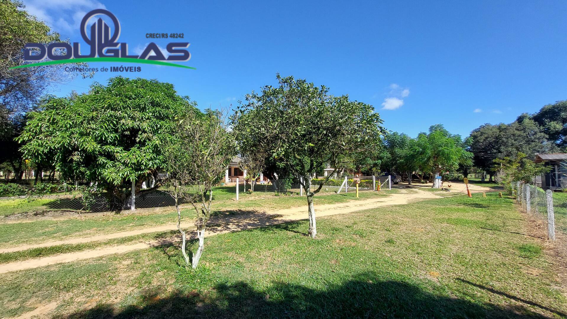 Sítio, 8 quartos, 4 m² - Foto 17