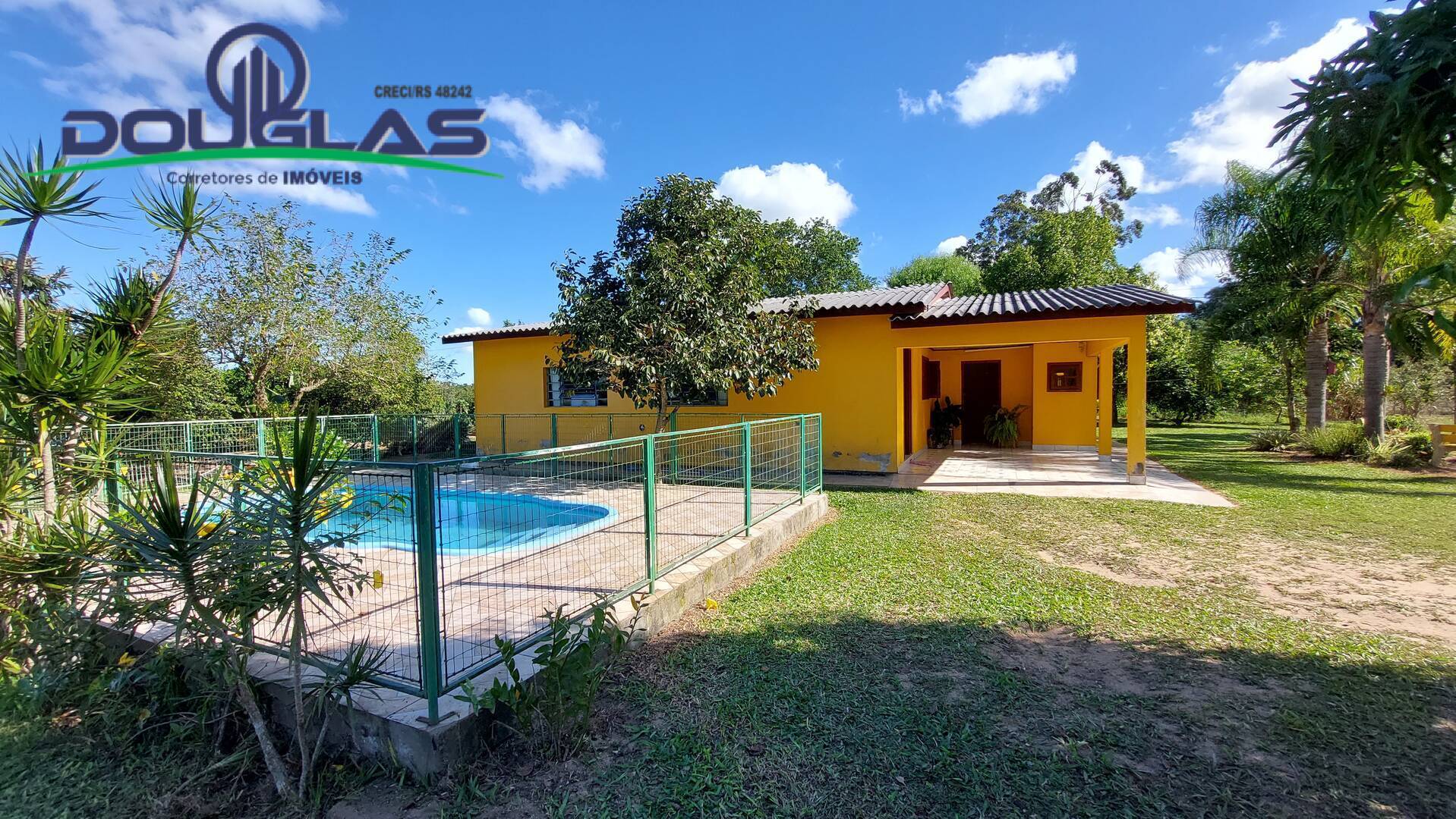 Chácara à venda com 3 quartos, 143m² - Foto 2