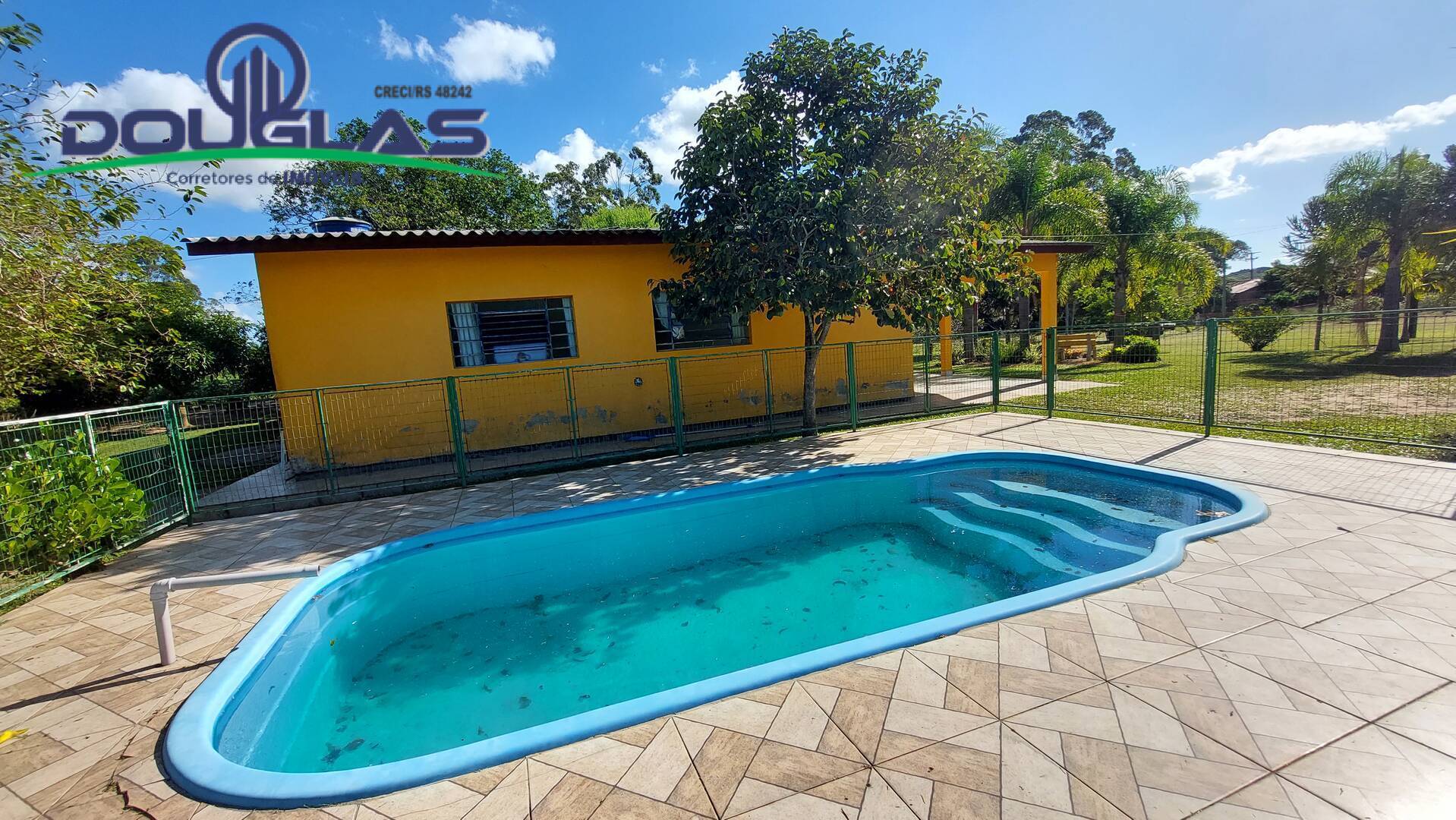 Chácara à venda com 3 quartos, 143m² - Foto 11