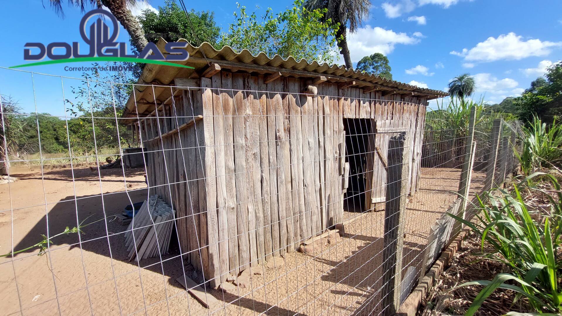 Chácara à venda com 3 quartos, 143m² - Foto 35