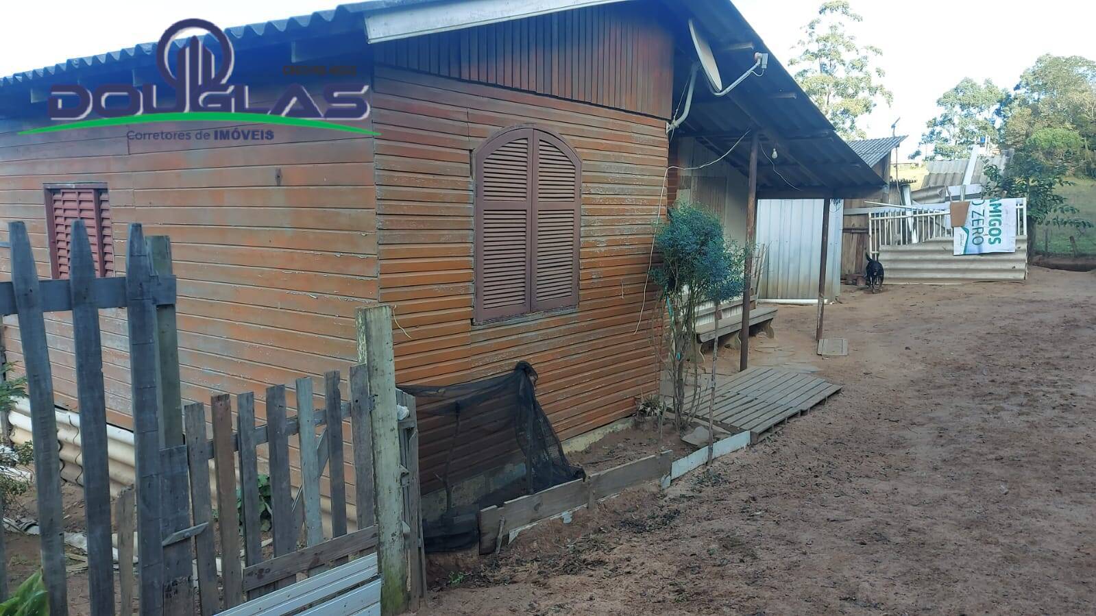 Chácara à venda com 2 quartos, 204080m² - Foto 1
