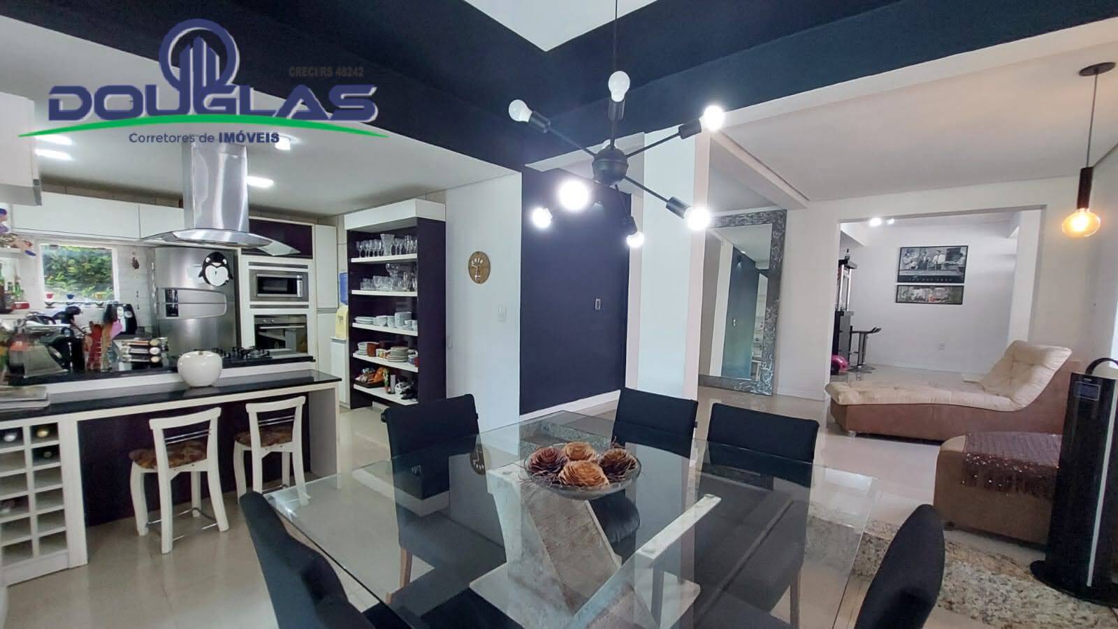 Casa, 3 quartos, 341 m² - Foto 3